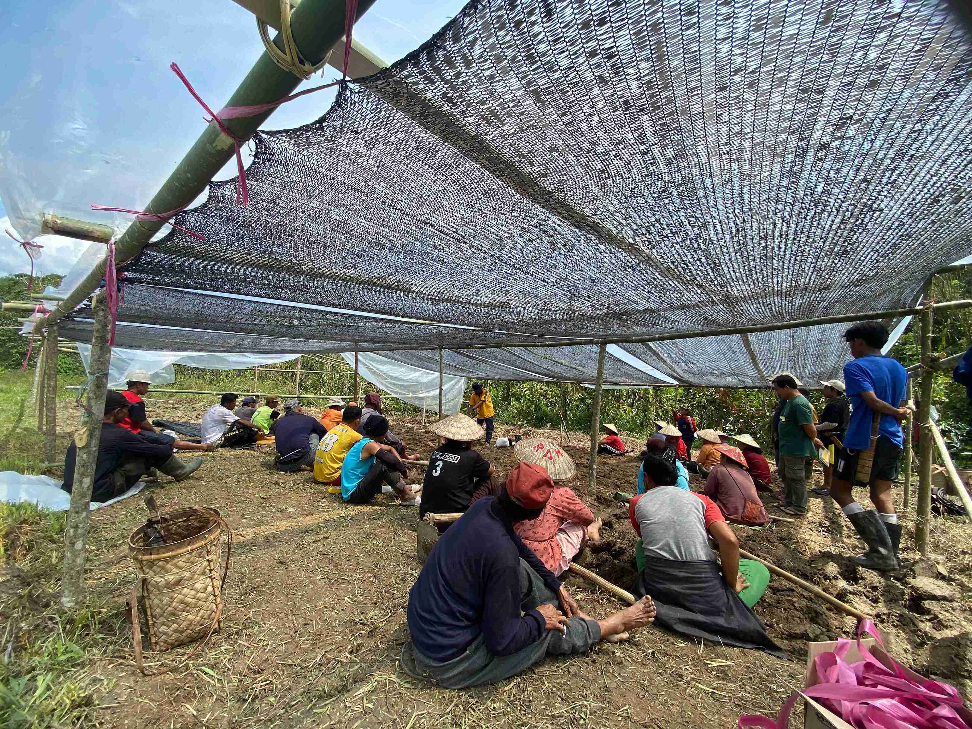 Tim Rebana Bersama PRB Sinode GPID dan Transform Aid International Laksanakan Program Adaptasi Perubahan Iklim Melalui Sekolah Lapang Iklim