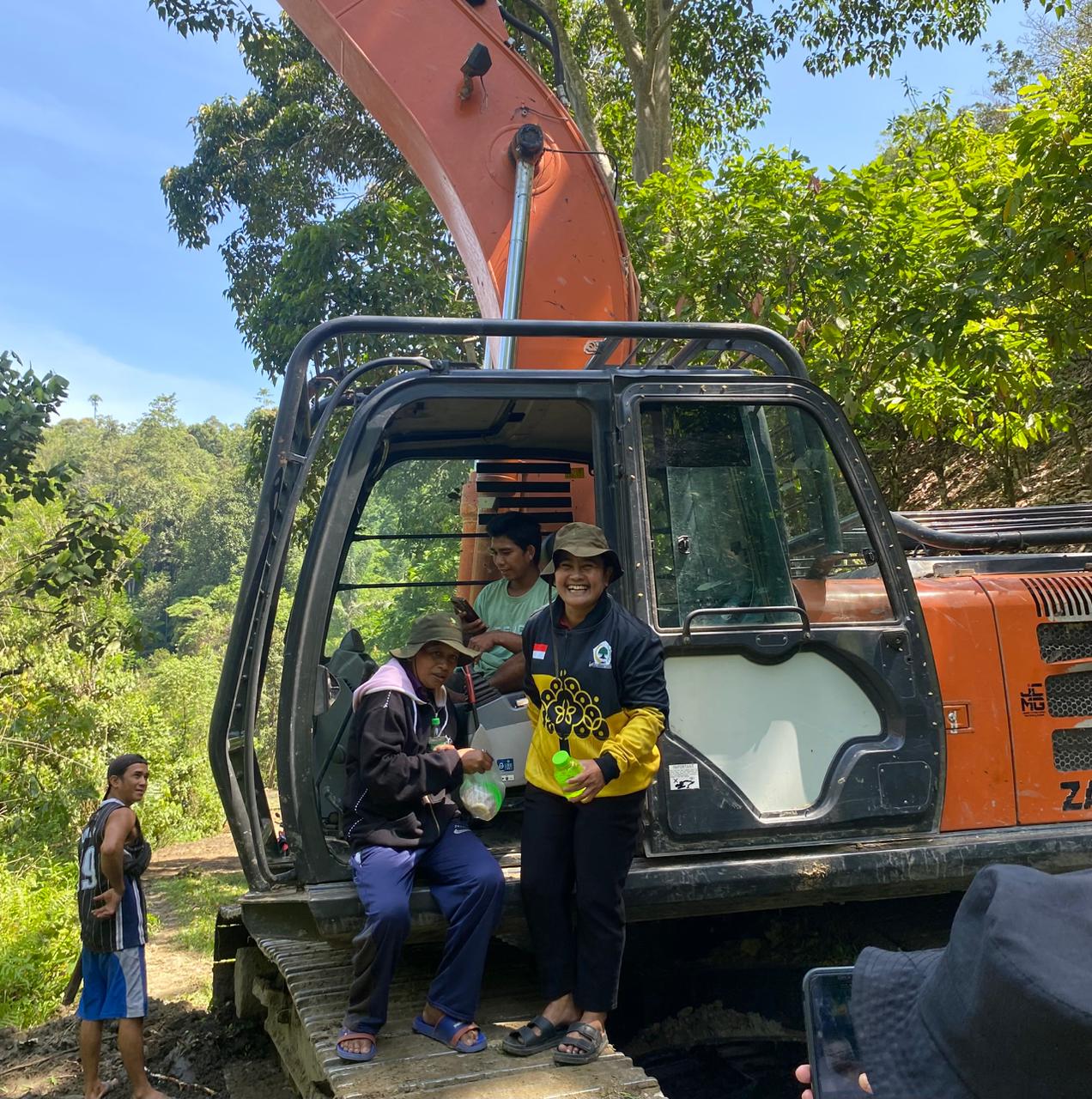 Pemerintah Desa Lonca Dukung Pembukaan Jalan Winatu–Lonca